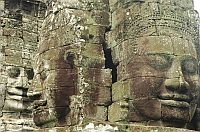 Kamienne twarze - Bayon